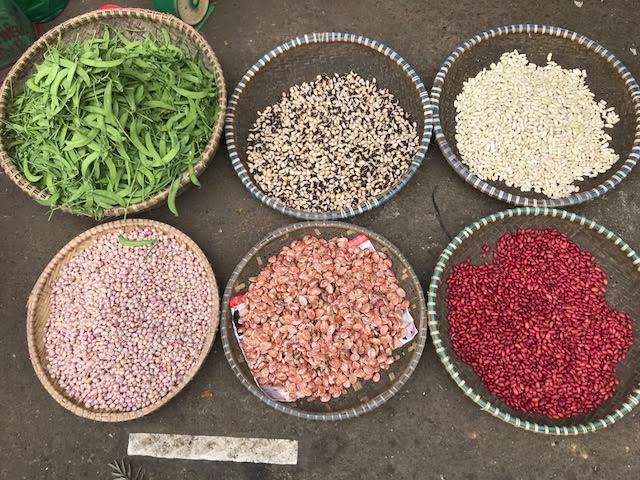 Vietnamese Street Markets are a Food-Lovers Dream! Vietnamese Street Markets are a Food-Lovers Dream!